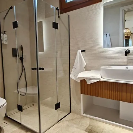 Andy's Place , By Halkidiki